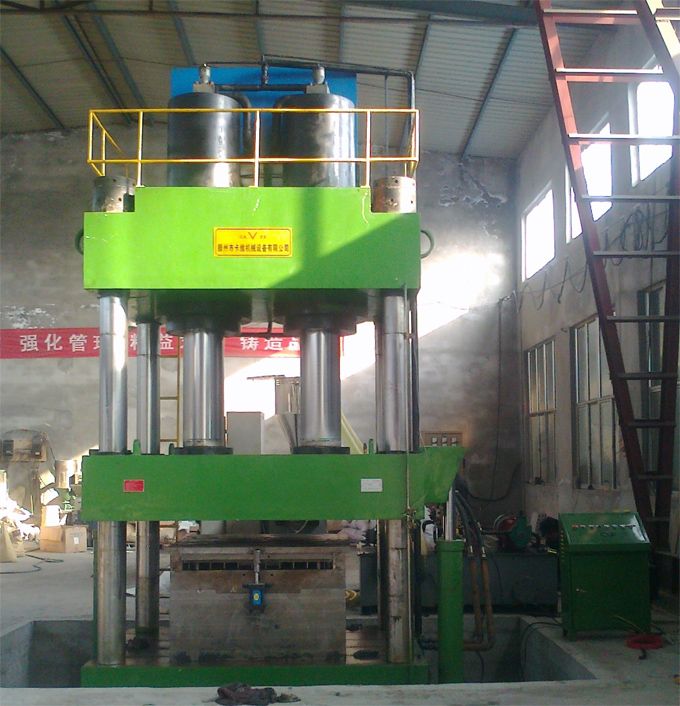 1000吨四柱液压机